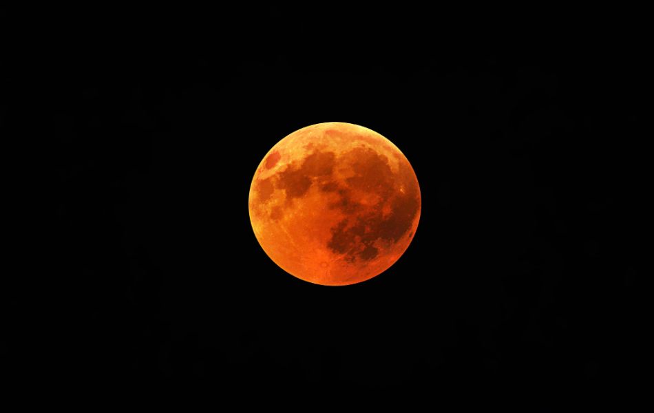 Spiritual Meanings of the Orange Moon