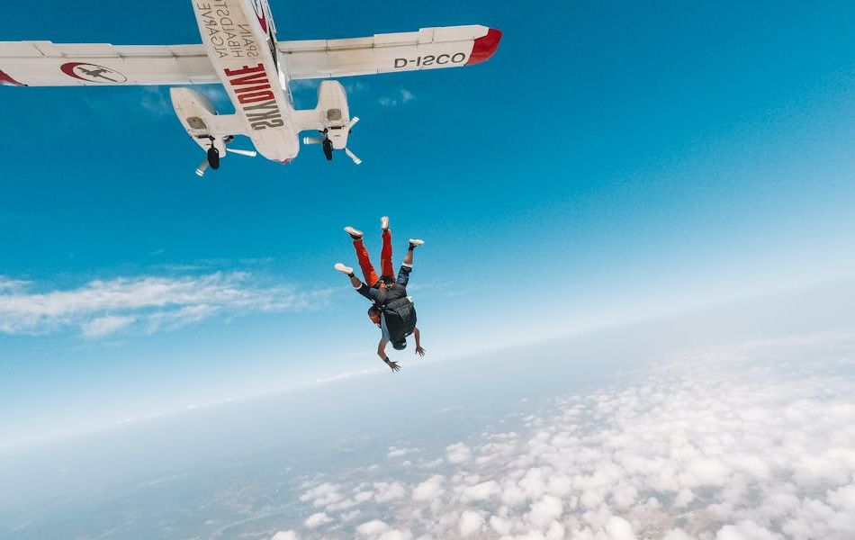 Skydiving Dream Symbols: What They Reveal