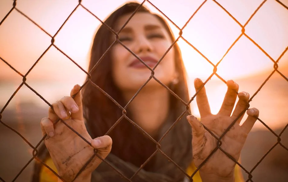 Common Scenarios of Cage Dreams and What They Reveal